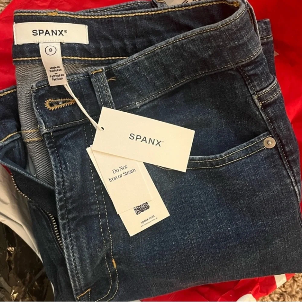 NWT - SPANX Kick Flare Jeans - Picture 8 of 8